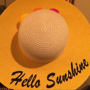 NWOT "Hello Sunshine" Floppy Straw Hat